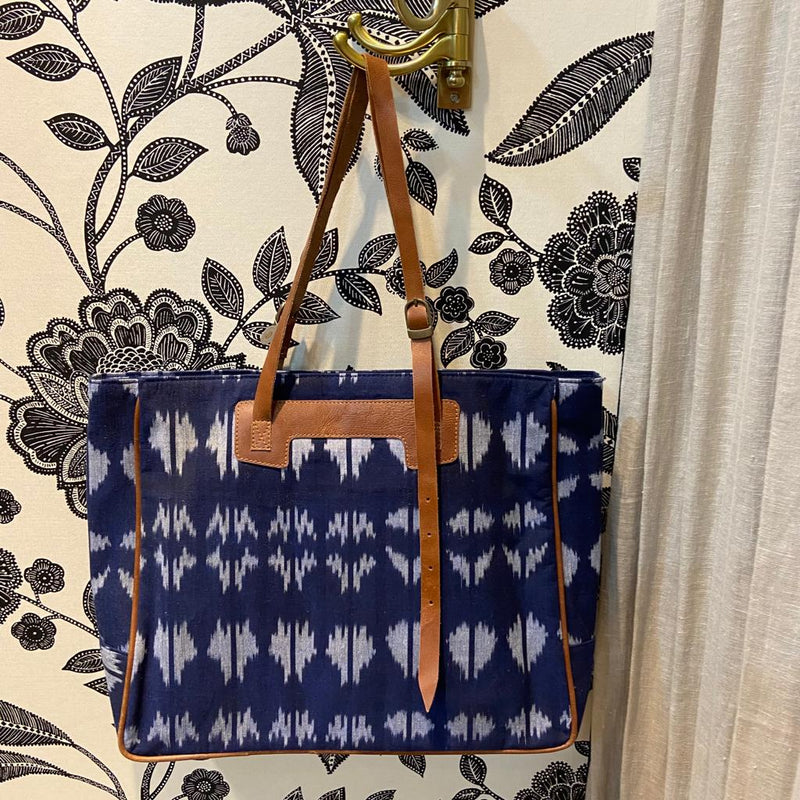 Sienna Ikat Baguette Bag | Chinese Laundry
